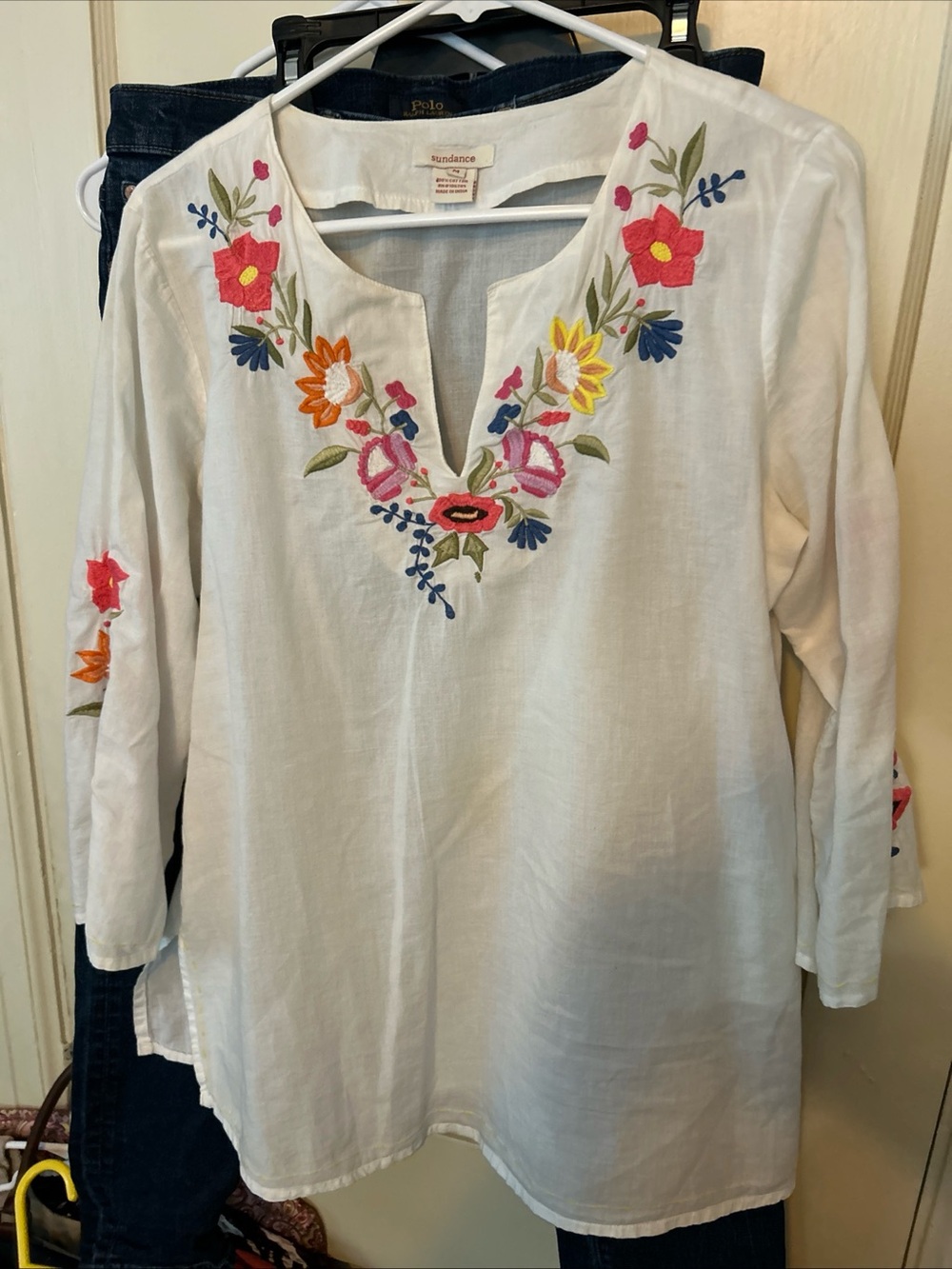 Sundance White Tunic with Multicolor Floral Embroidery Size Medium EUC - Picture 5 of 6